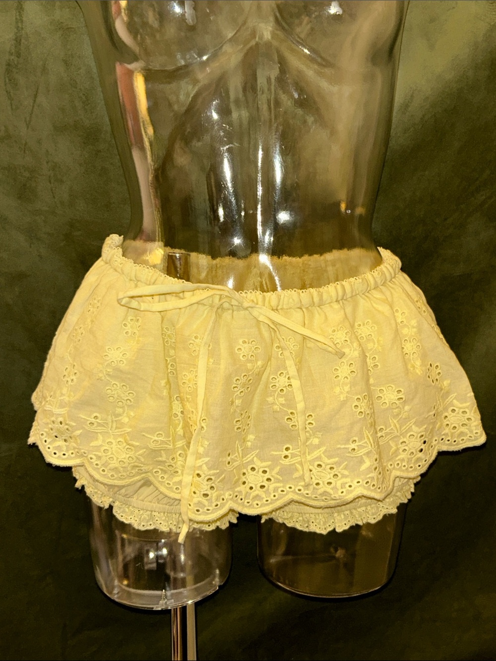 Cider Eyelet Lace Drawstring Women’s Bloomer Shorts - Yellow